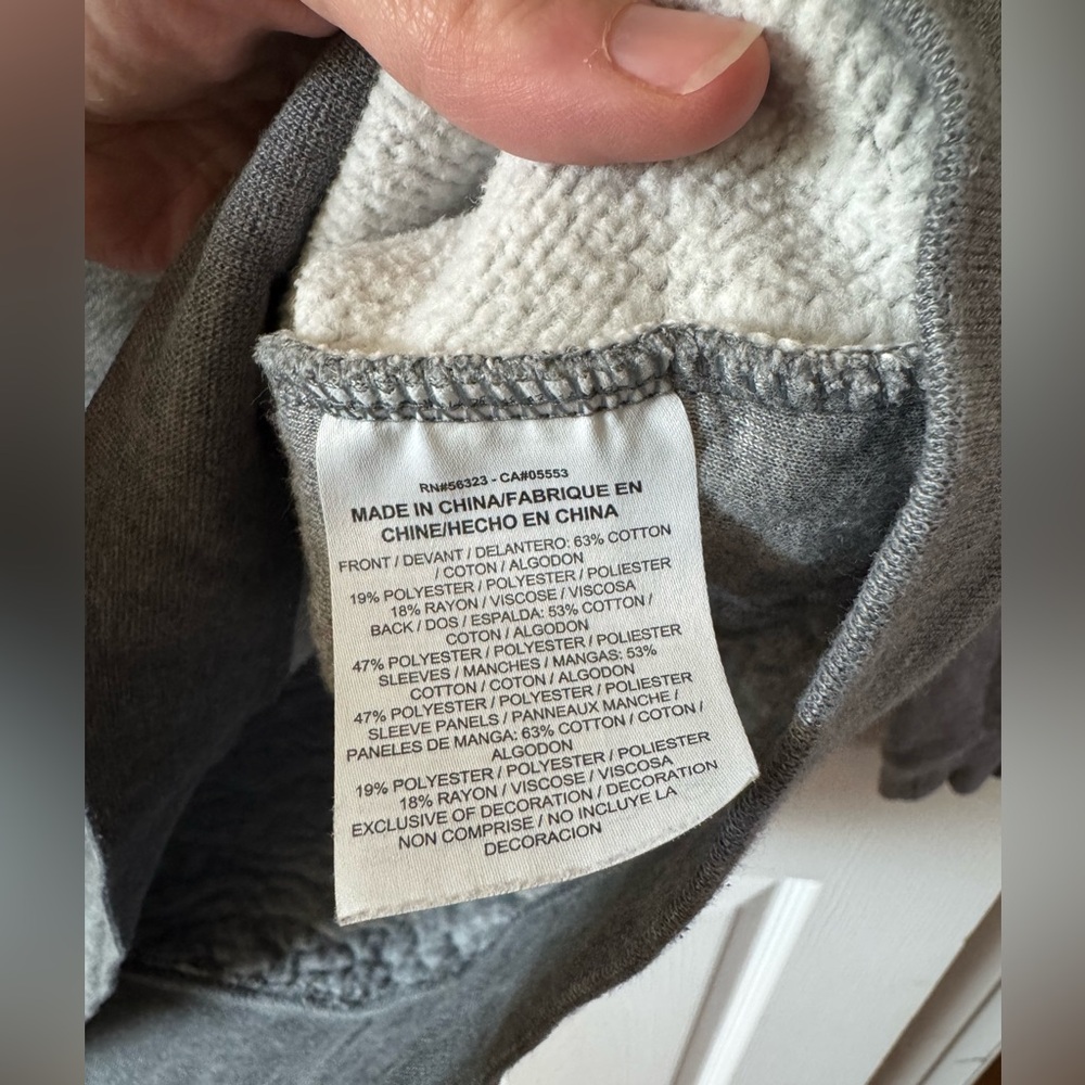 Nike Women's Quilted Gray Crewneck Sweatshirt Size Medium - Picture 4 of 5